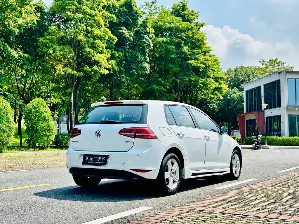 Volkswagen Golf — миниатюра 6