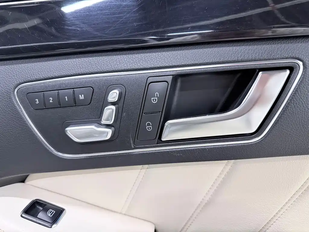 Mercedes-Benz E-Class — миниатюра 10