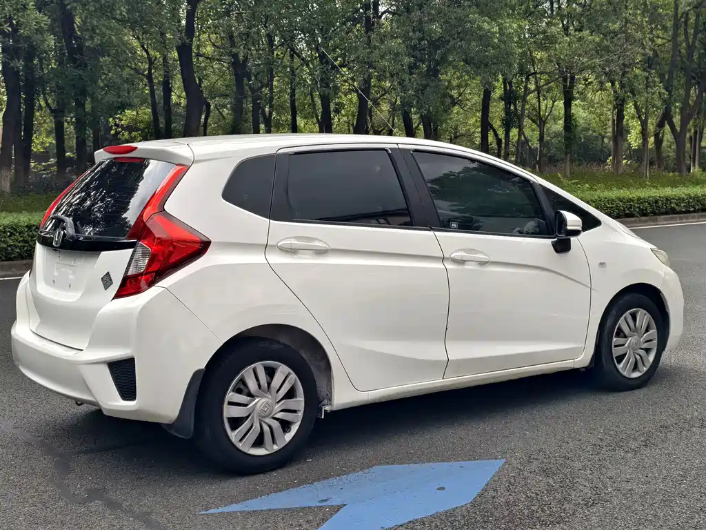 Honda Fit — миниатюра 7