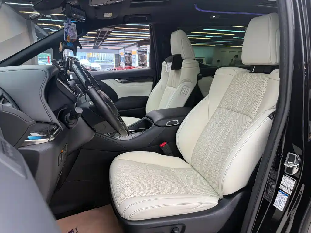 Lexus LM 300h 7-seat Elegant Elegant Edition, фото 5