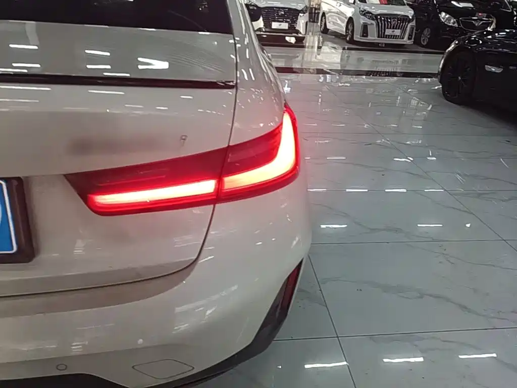 BMW 3 Series — миниатюра 8