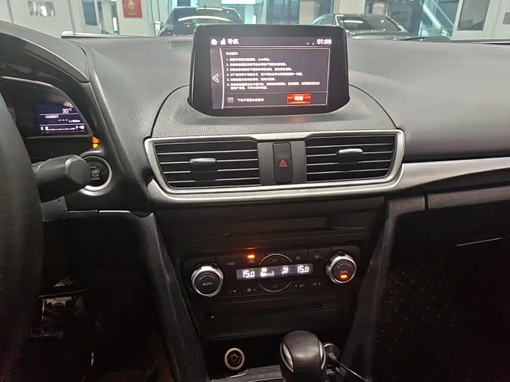 Mazda 3 Axela — миниатюра 13