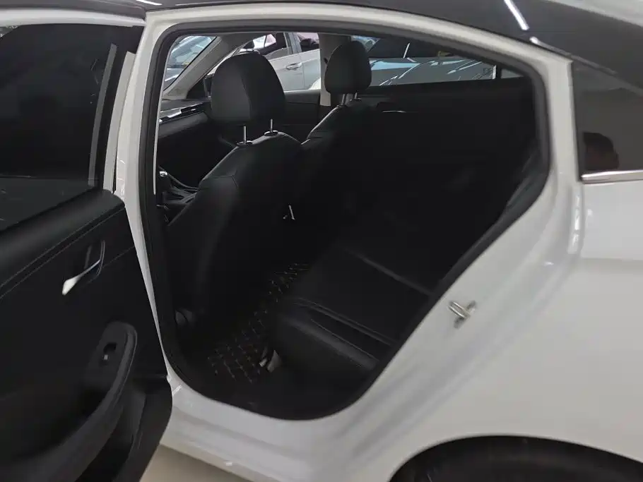 Roewe i5 — миниатюра 11