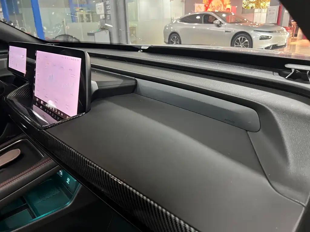 XPeng P7 — миниатюра 15