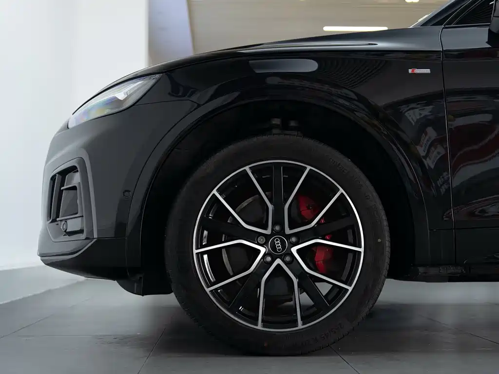Audi Q5L — миниатюра 9