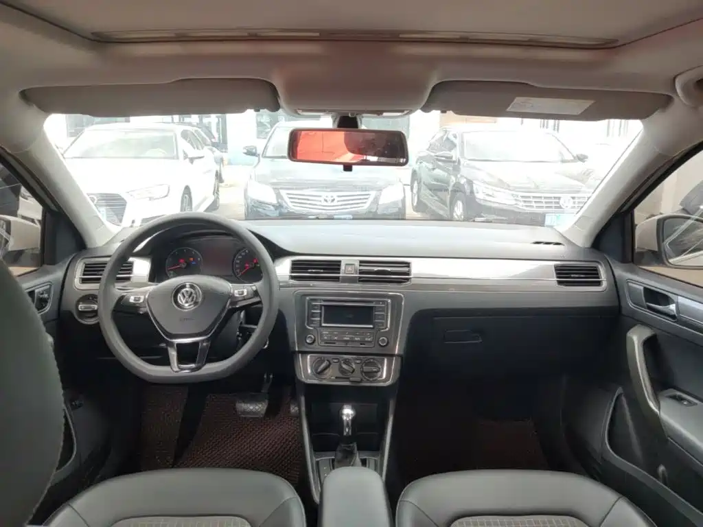 Volkswagen Santana — миниатюра 10