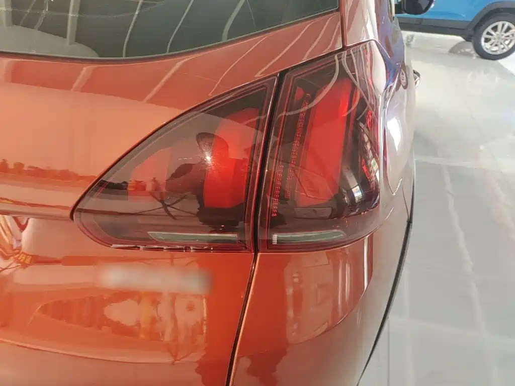 Peugeot 2008 — миниатюра 8