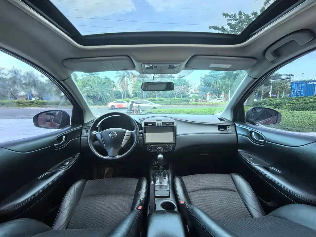 Nissan Tiida — миниатюра 5