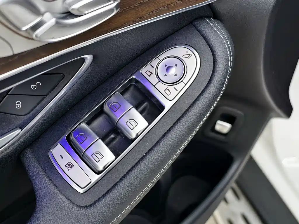 Mercedes-Benz GLC — миниатюра 23