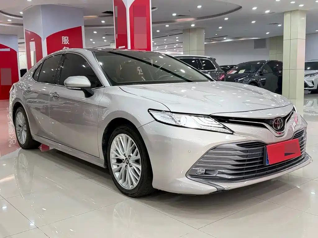 Toyota Camry — миниатюра 4