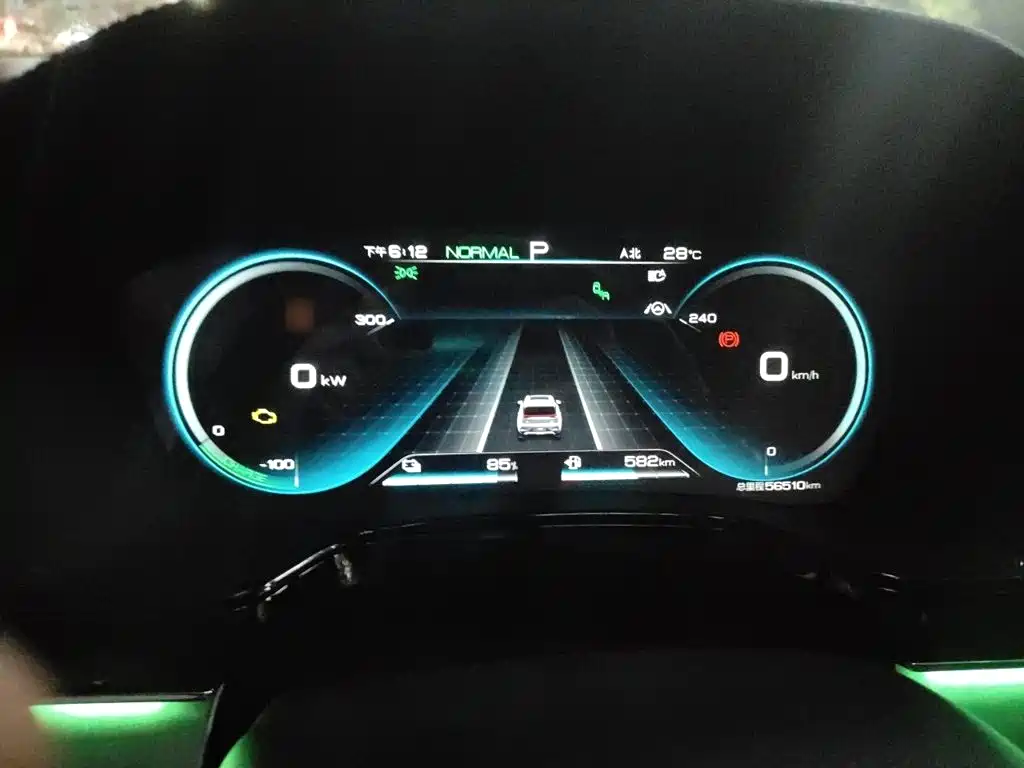 BYD Tang New Energy — миниатюра 4