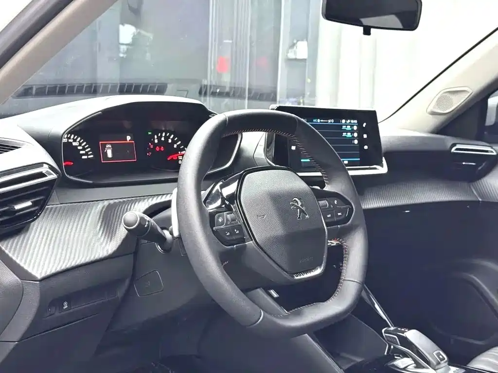 Peugeot 2008 — миниатюра 5