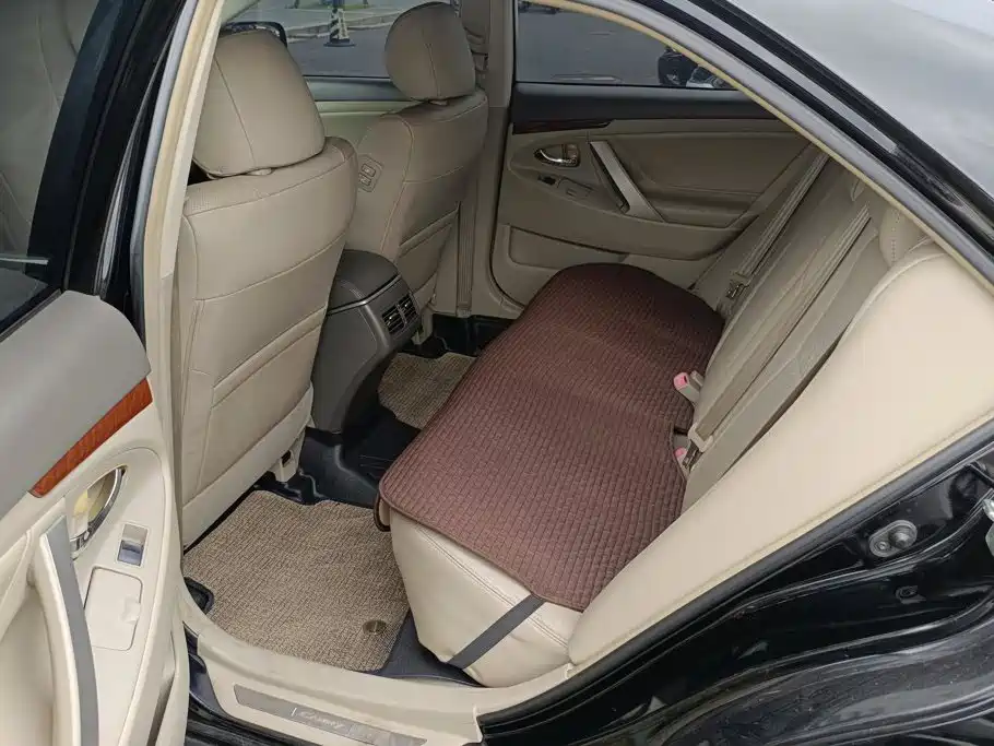Toyota Camry — миниатюра 11