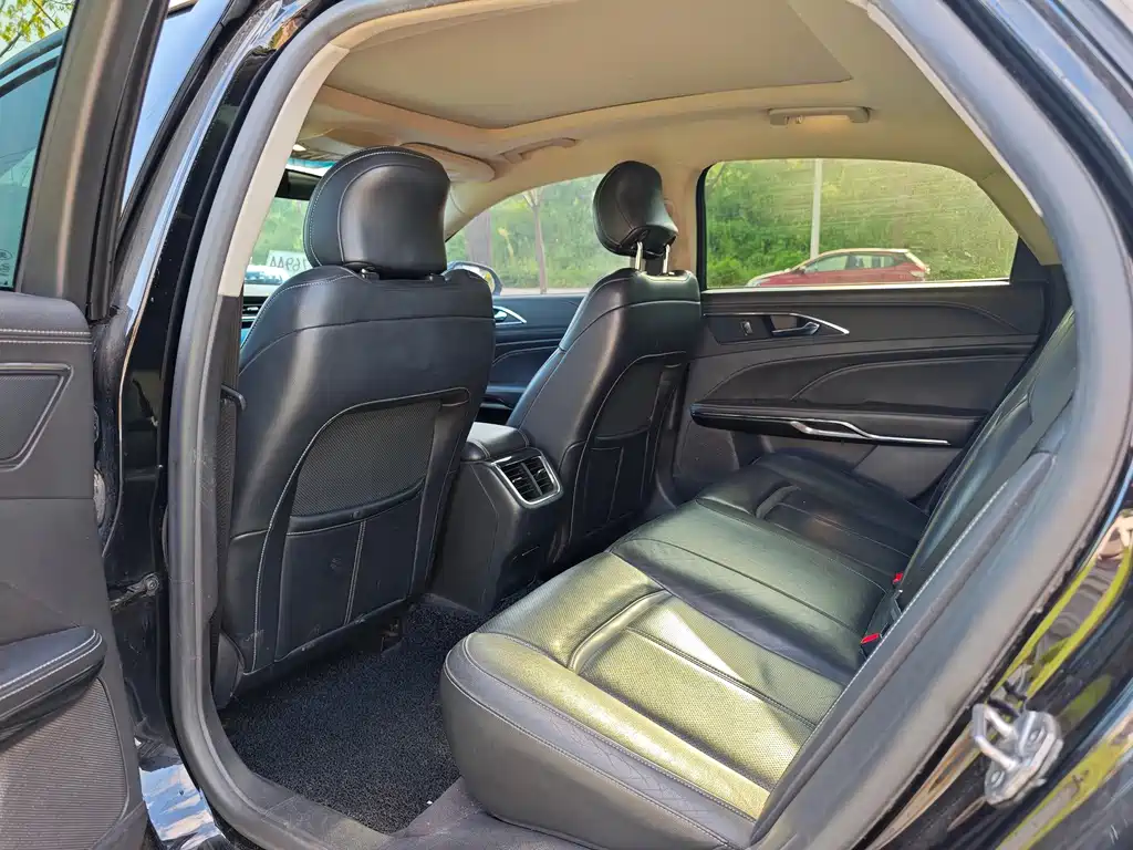 Ford Taurus — миниатюра 5