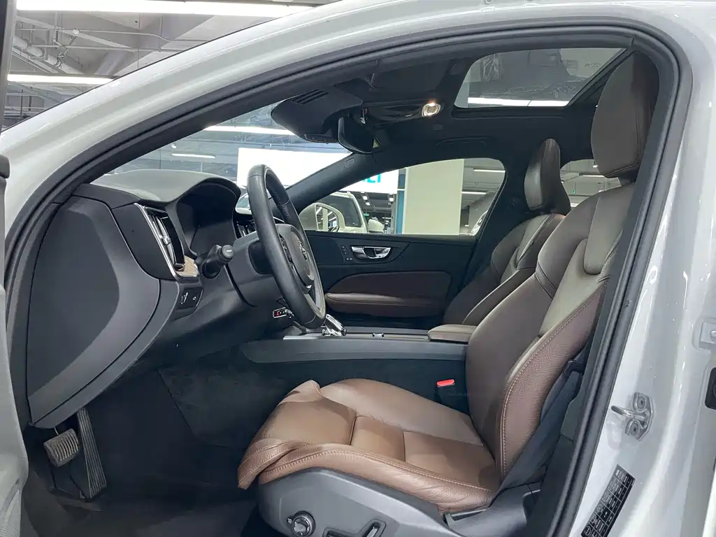 Volvo S60 — миниатюра 3