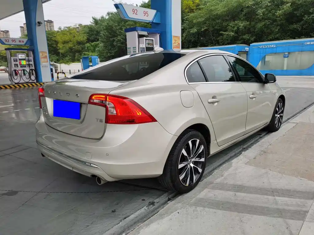 Volvo S60 — миниатюра 6