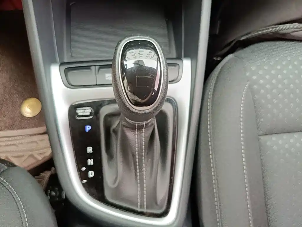 Hyundai Elantra — миниатюра 14