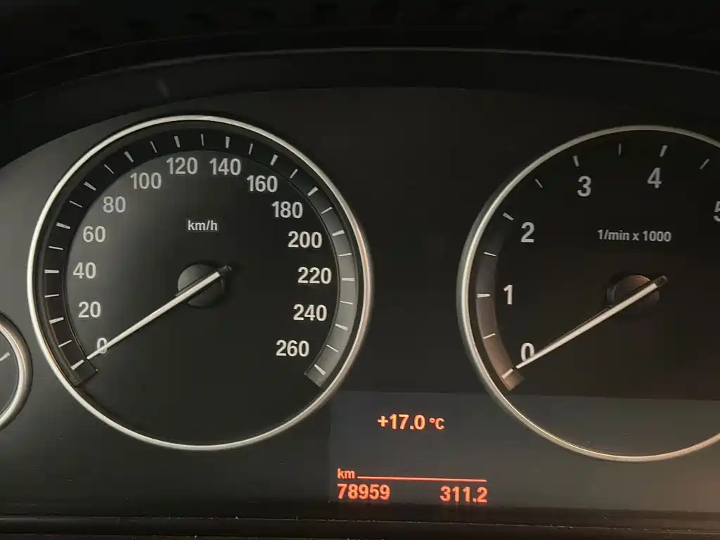 BMW 5 Series — миниатюра 8