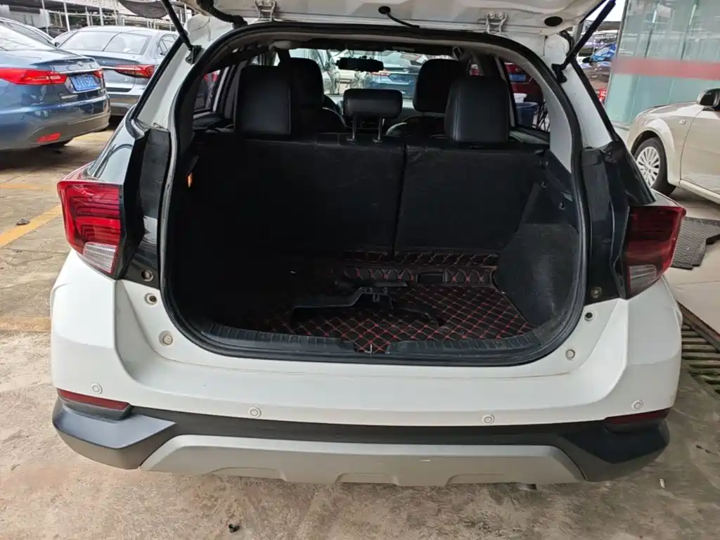 Toyota Yaris L — миниатюра 19
