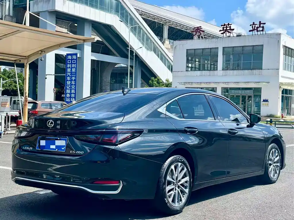 Lexus ES — миниатюра 9