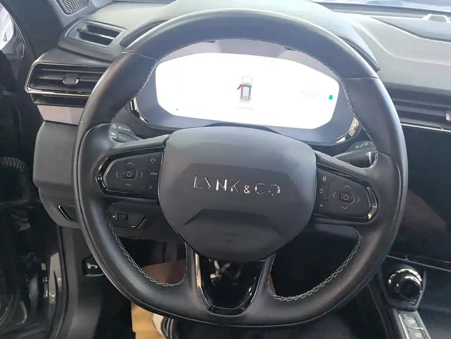 Lynk & Co 01 — миниатюра 15