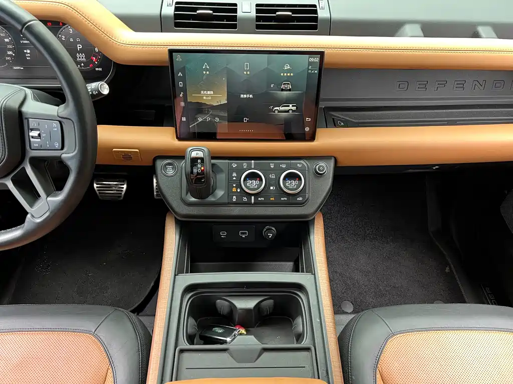 Land Rover Defender — миниатюра 7