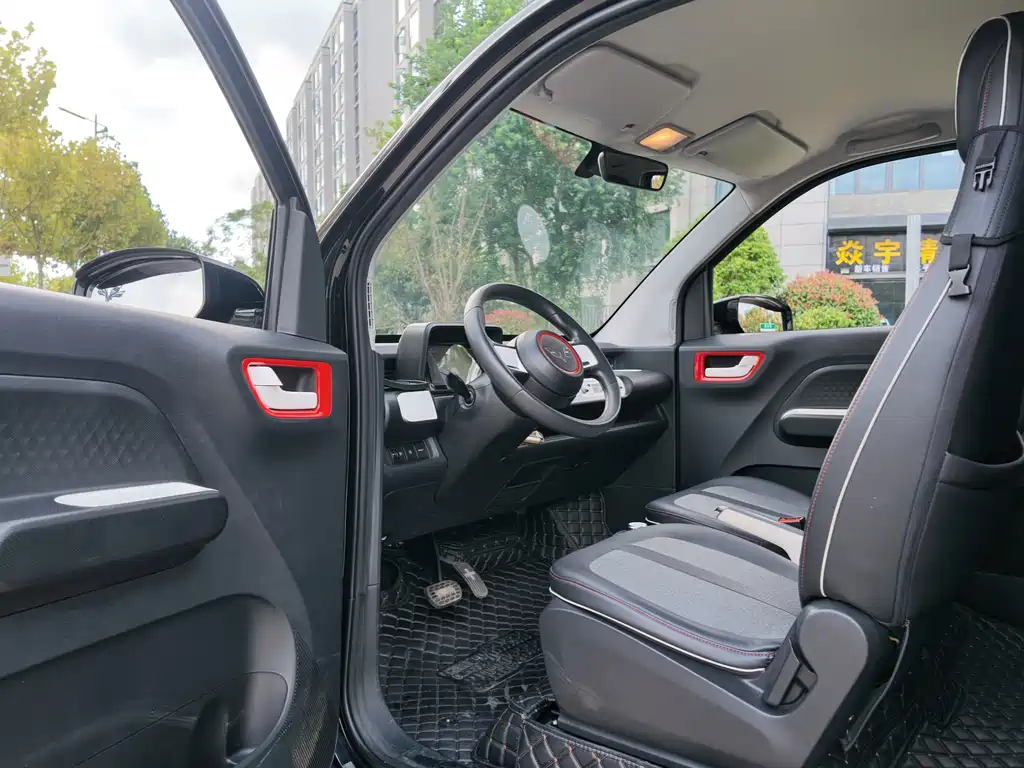 Wuling MINIEV — миниатюра 10