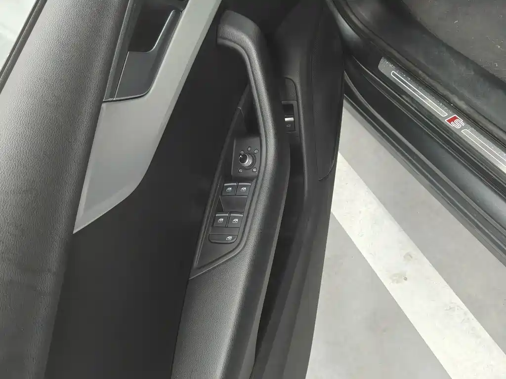 Audi A4L — миниатюра 5