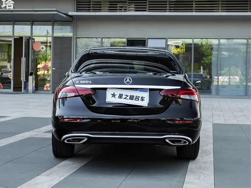 Mercedes-Benz E-Class — миниатюра 6