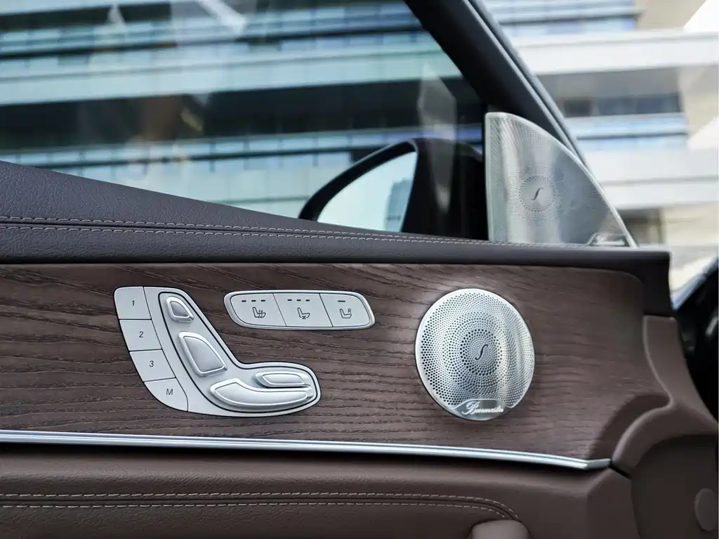 Mercedes-Benz E-Class — миниатюра 14