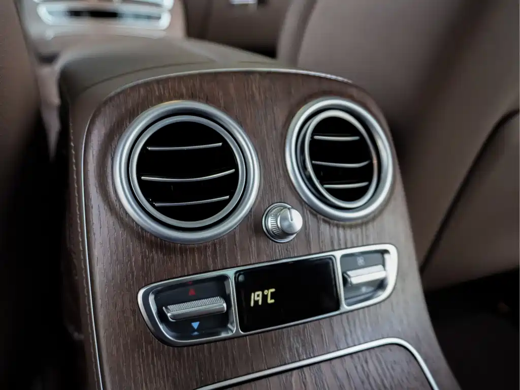 Mercedes-Benz E-Class — миниатюра 24