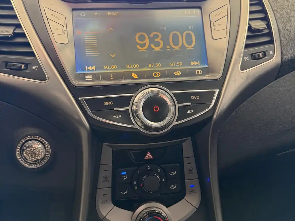 Hyundai Elantra Langdong — миниатюра 20