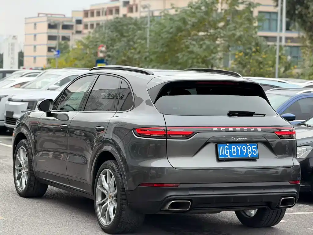 PORSCHE CAYENNE