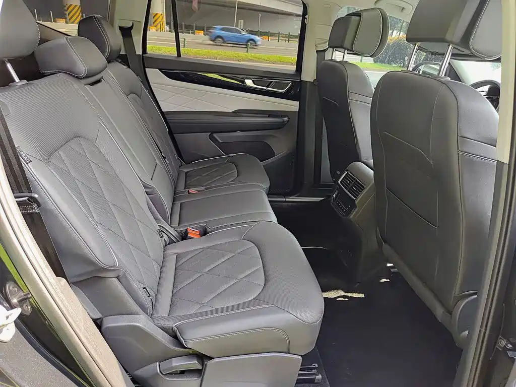 Volkswagen Teramont — миниатюра 11