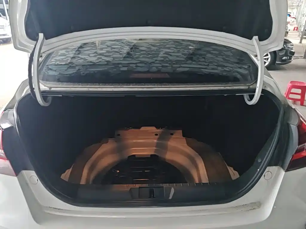Geely Emgrand — миниатюра 19