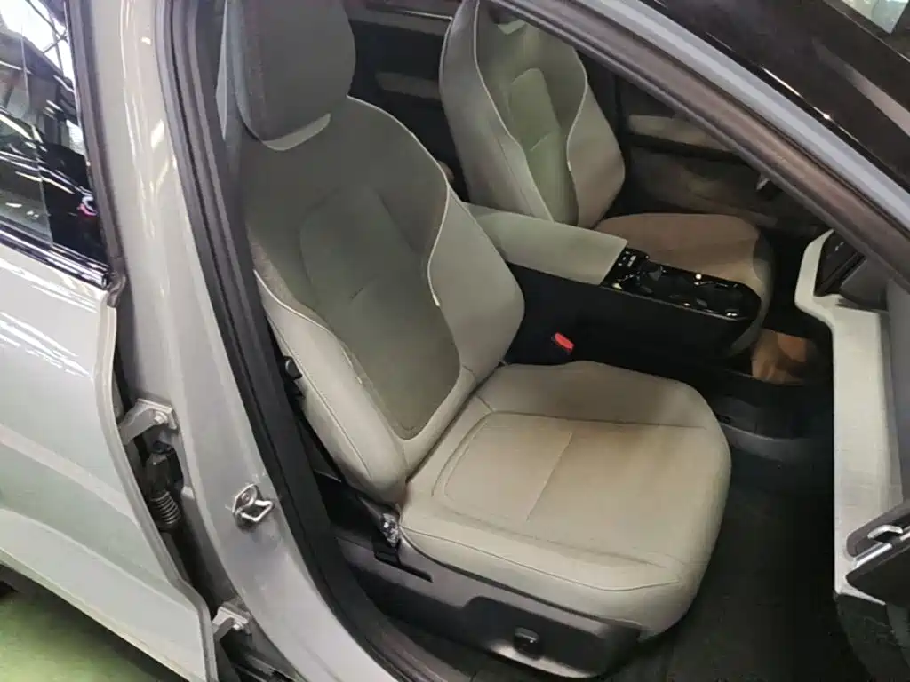 Volvo EX30 — миниатюра 25