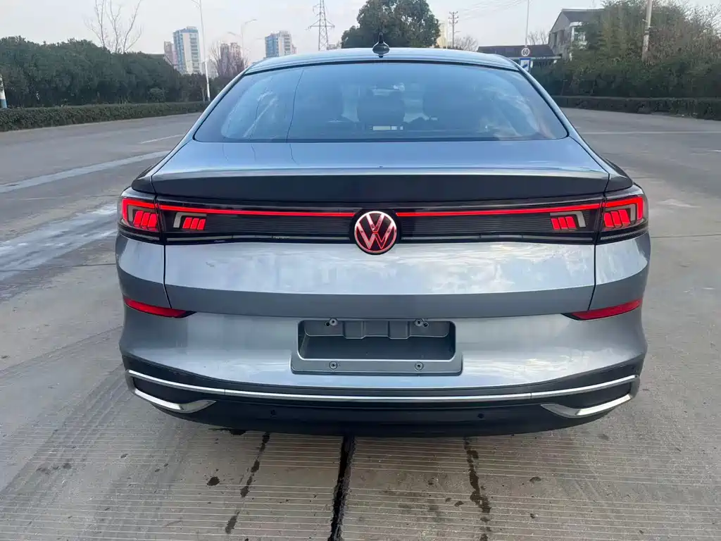 VOLKSWAGEN LINGDU