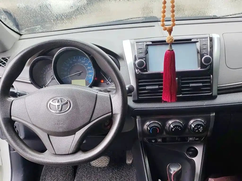 Toyota Yaris L — миниатюра 25