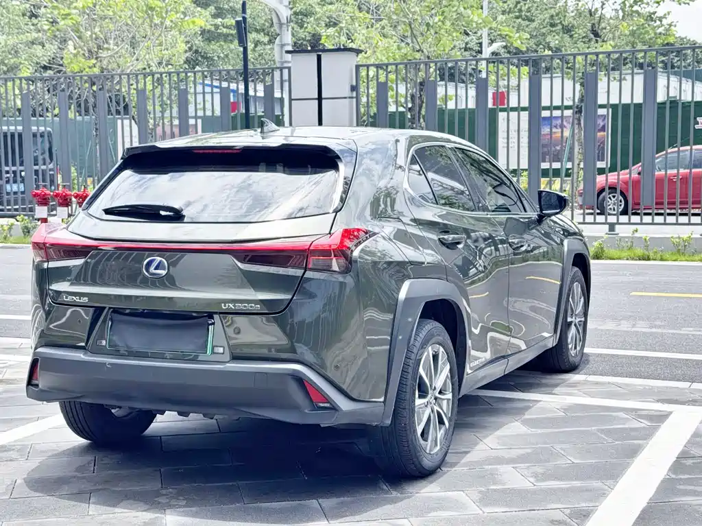 Lexus UX — фотографии объявления, Фото 10