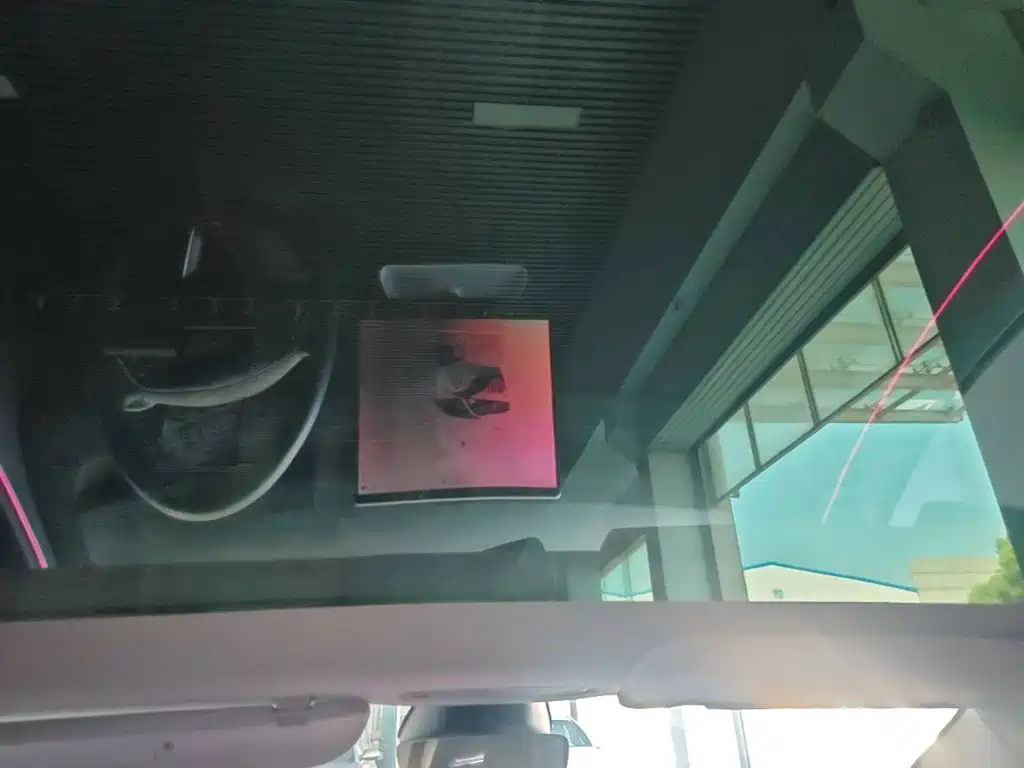 Tesla Model 3 — миниатюра 18