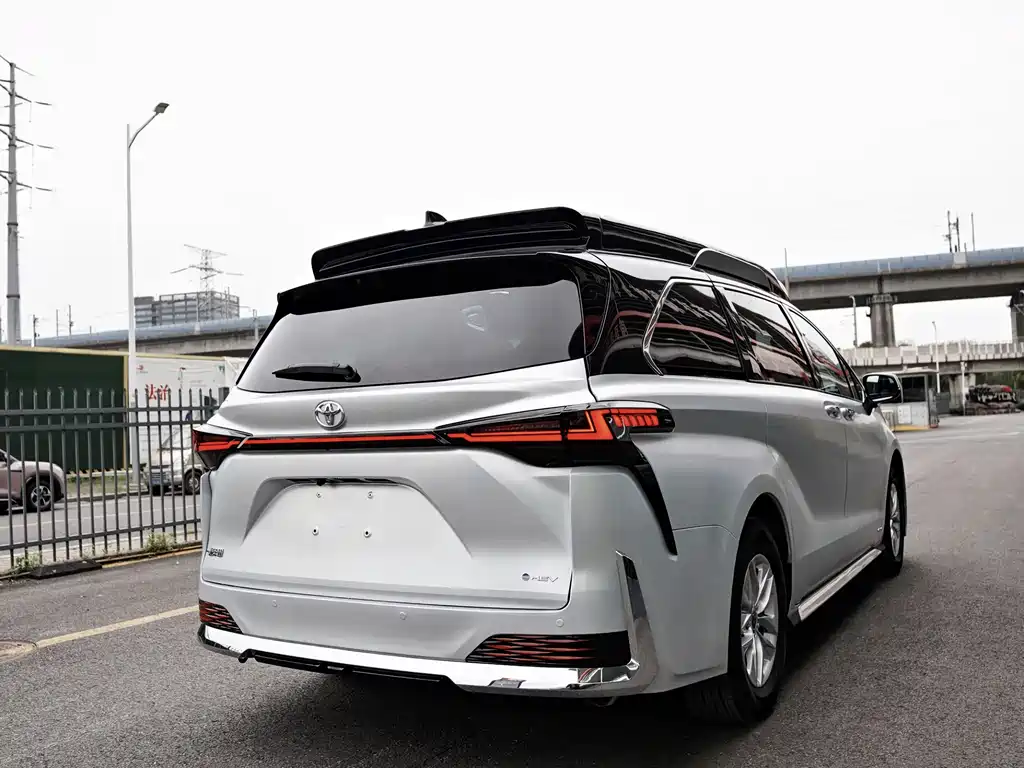 Toyota Granvia 2024 2.5L Comfort