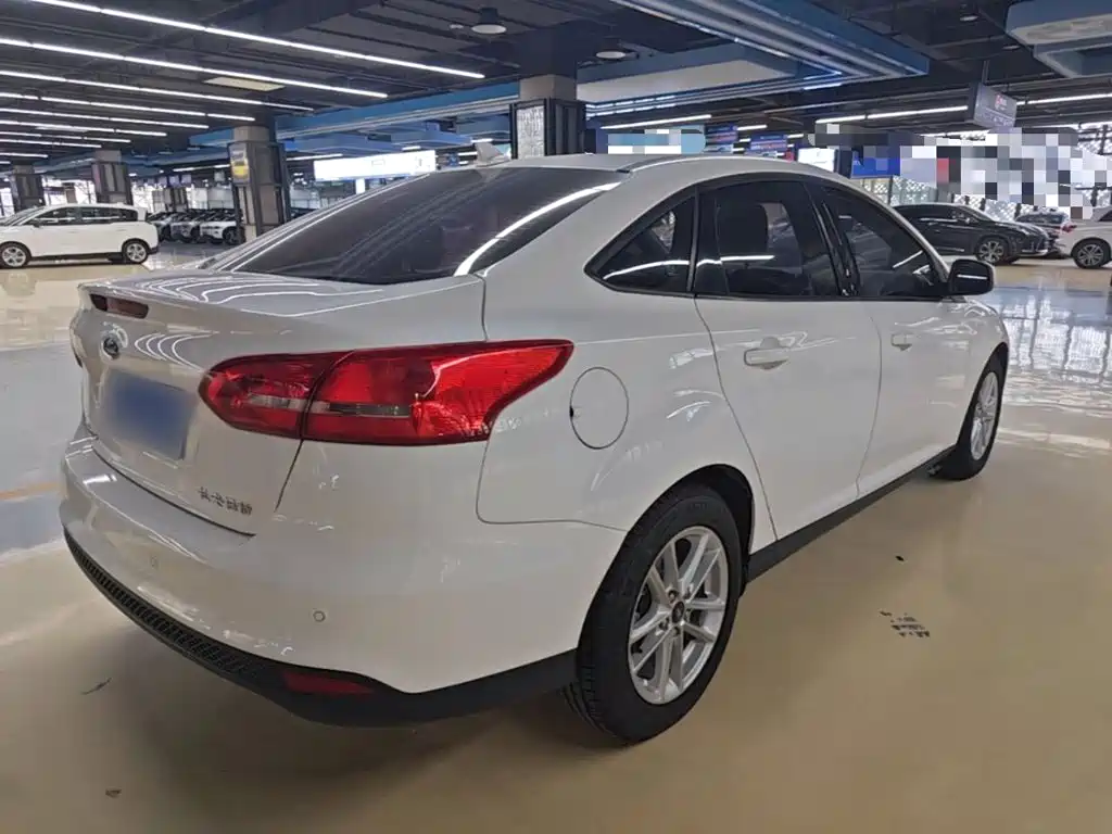 Ford Focus — миниатюра 7