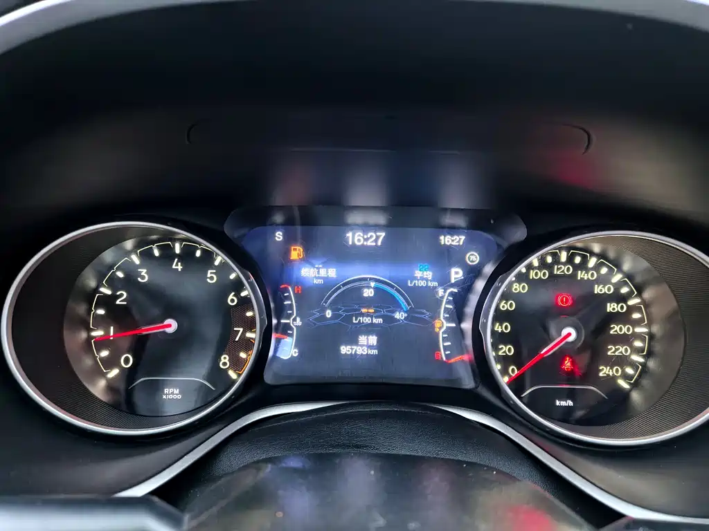 Jeep Compass — миниатюра 17