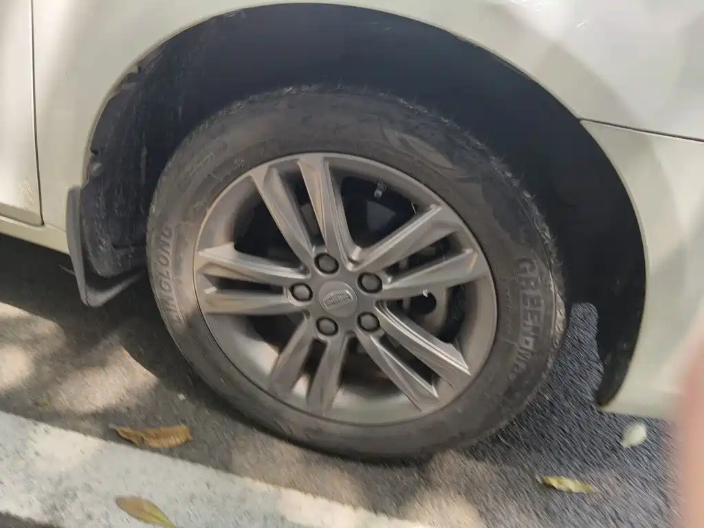 Geely Emgrand — миниатюра 24