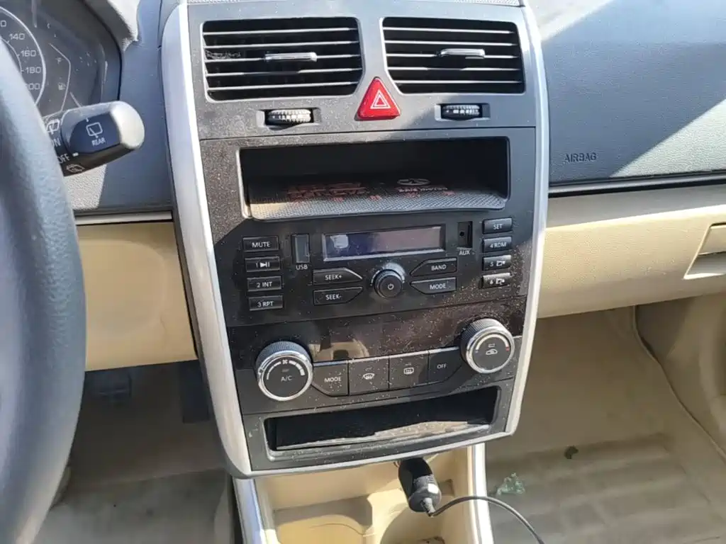 BAIC Senova D20 两厢 1.3L 手动乐天版, фото 13