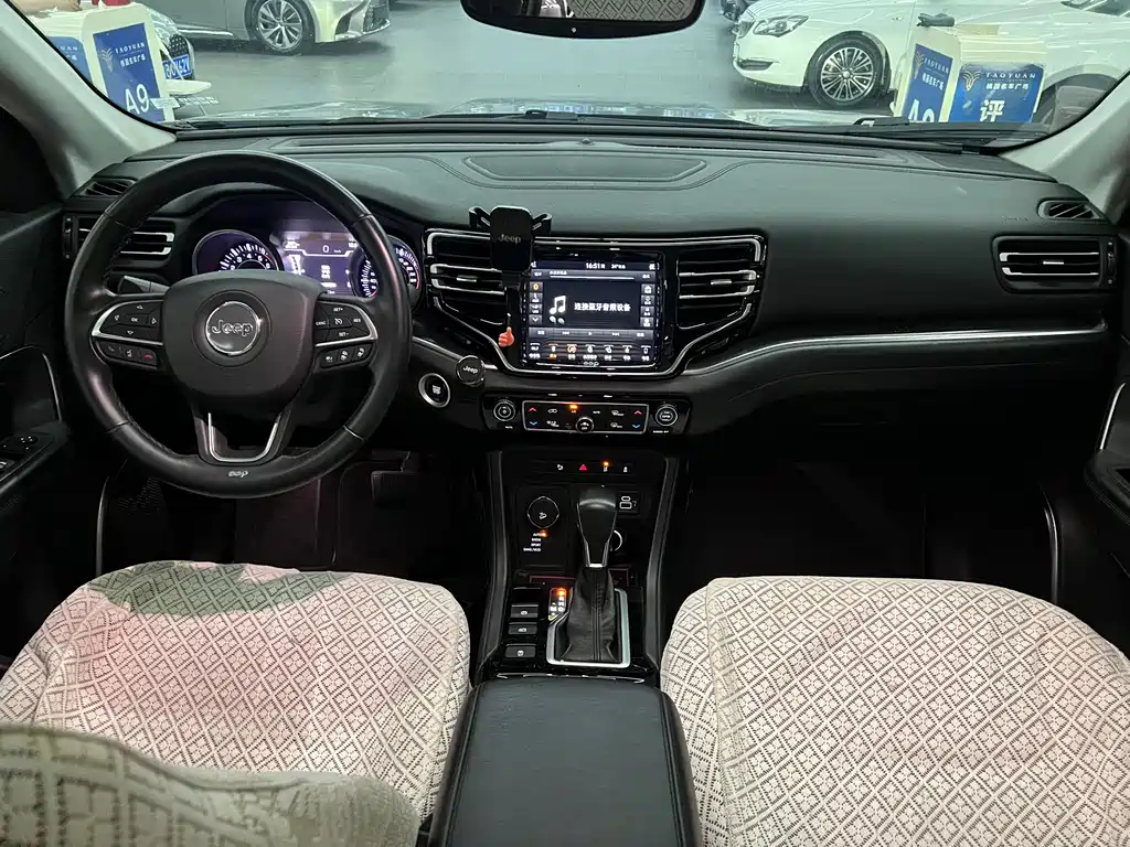 Jeep Grand Commander — миниатюра 5