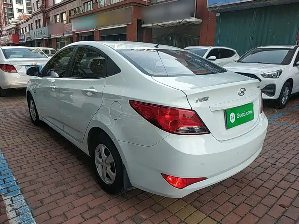 Hyundai Verna — миниатюра 5