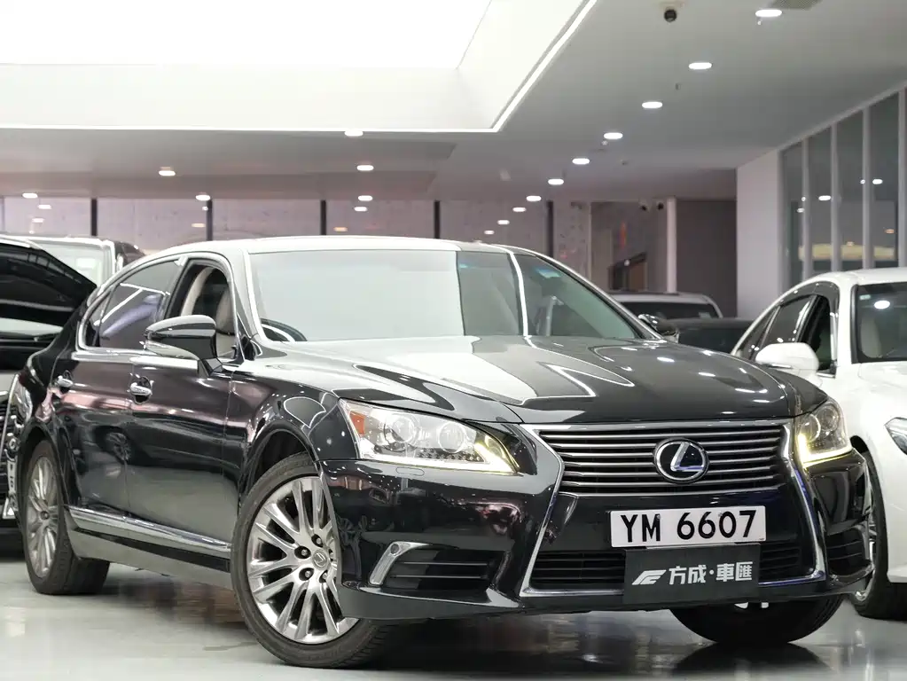 Lexus LS 2016