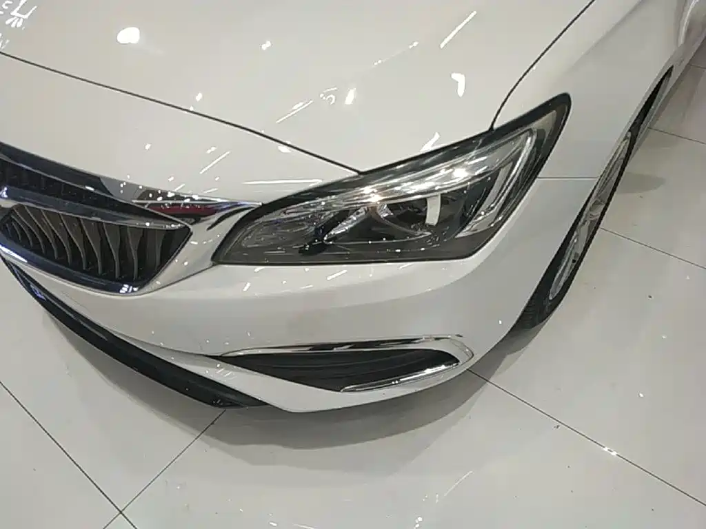 Buick Verano — миниатюра 24