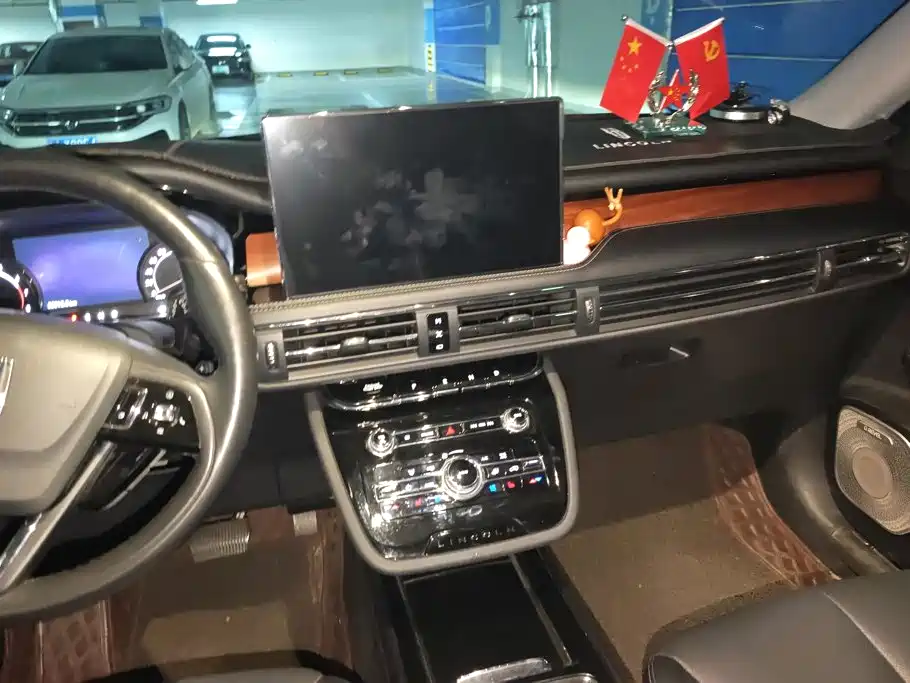 Lincoln Corsair — миниатюра 13